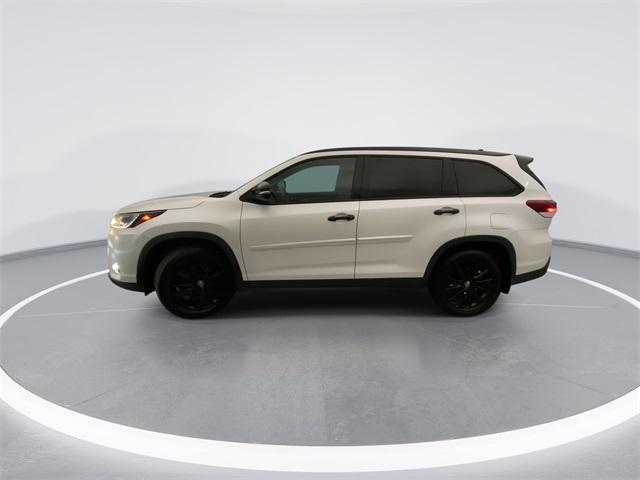 used 2019 Toyota Highlander car, priced at $27,490