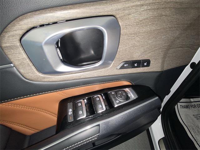 used 2023 Kia Sorento car, priced at $35,490