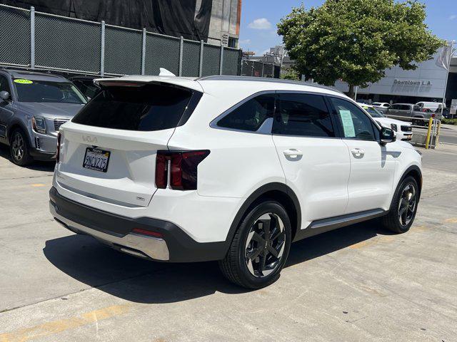 used 2025 Kia Sorento Hybrid car, priced at $35,000