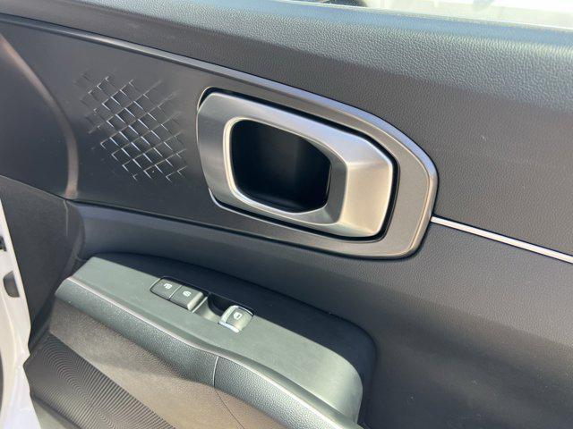 used 2025 Kia Sorento Hybrid car, priced at $35,000