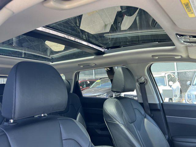 used 2025 Kia Sorento Hybrid car, priced at $35,000