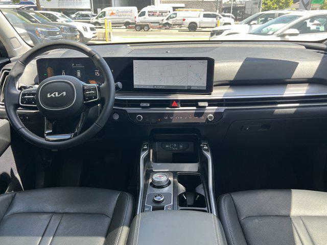 used 2025 Kia Sorento Hybrid car, priced at $35,000