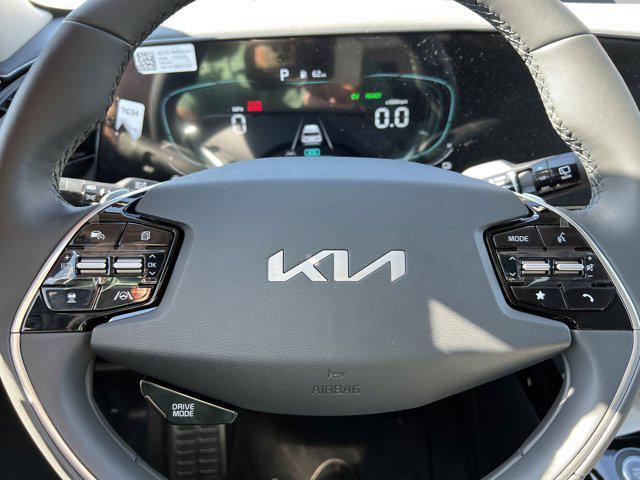 new 2023 Kia Niro Plug-In Hybrid car