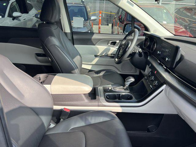 used 2022 Kia Carnival car, priced at $27,800