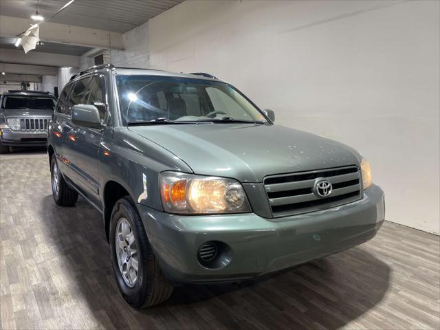 used 2005 Toyota Highlander car, priced at $3,982