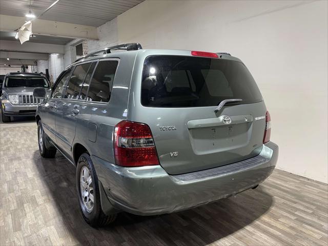 used 2005 Toyota Highlander car, priced at $3,982