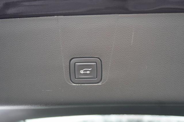 used 2023 Chevrolet Traverse car, priced at $33,500