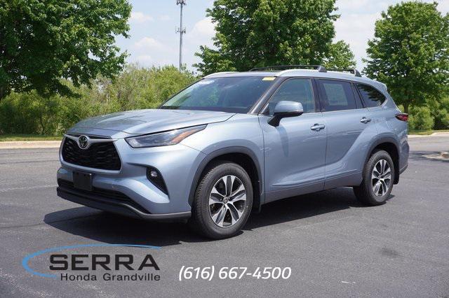 used 2022 Toyota Highlander car, priced at $40,977