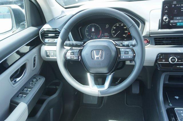 new 2025 Honda Pilot car, priced at $46,780