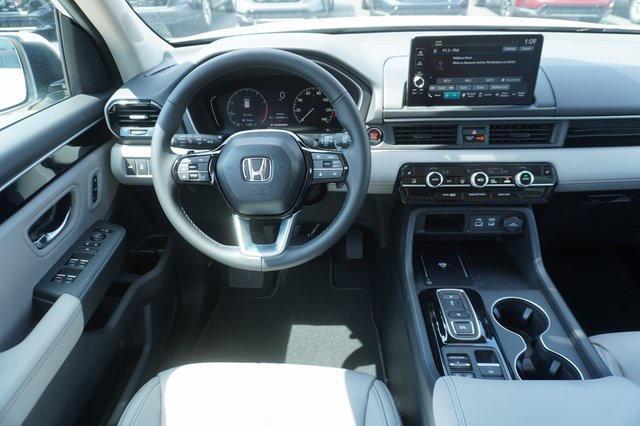new 2025 Honda Pilot car, priced at $46,780