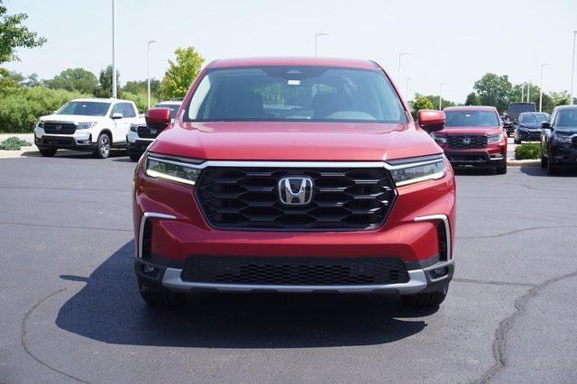 new 2025 Honda Pilot car, priced at $45,450