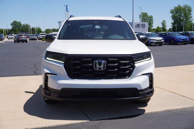 new 2025 Honda Pilot car, priced at $41,800