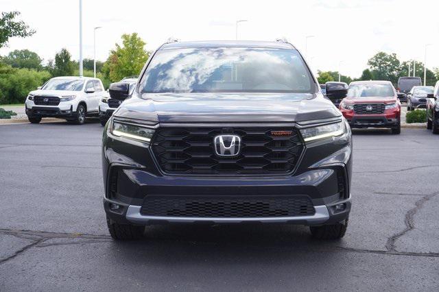 new 2025 Honda Pilot car, priced at $49,525