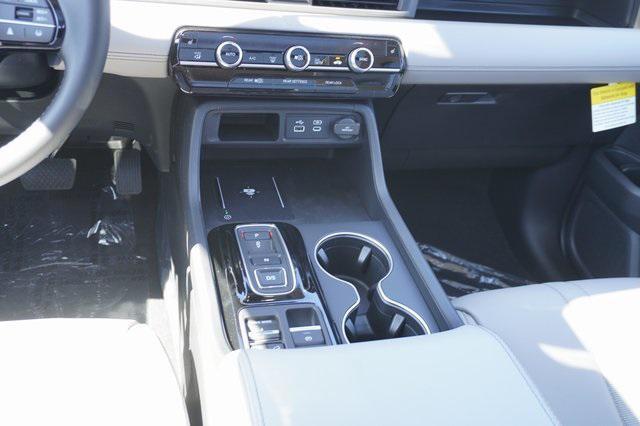 new 2025 Honda Pilot car, priced at $49,050