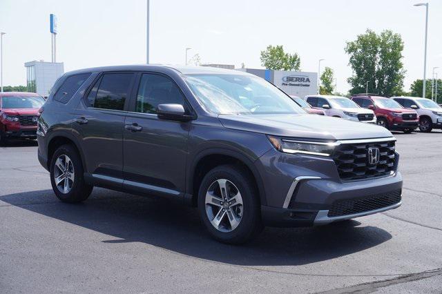 new 2025 Honda Pilot car, priced at $45,495