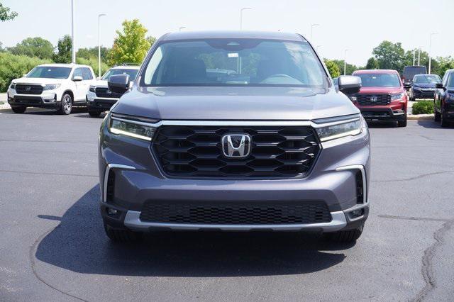 new 2025 Honda Pilot car, priced at $45,495