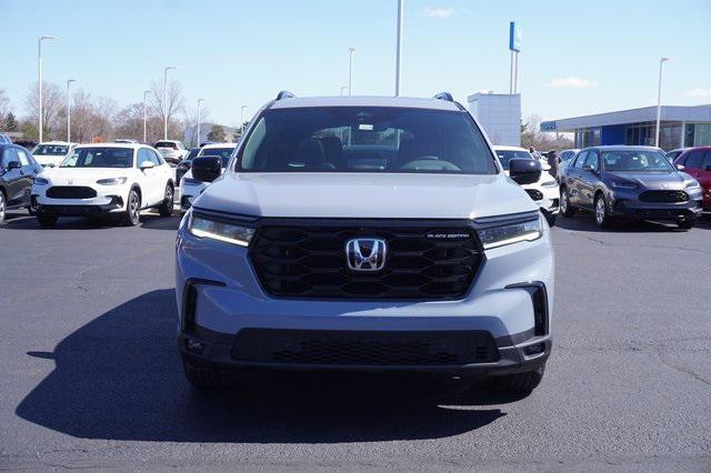 new 2025 Honda Pilot car, priced at $52,676