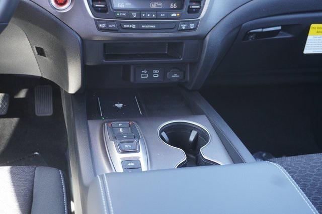 new 2025 Honda Ridgeline car, priced at $40,490