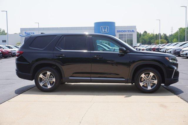 new 2025 Honda Pilot car, priced at $45,595