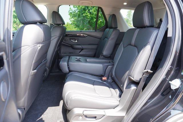 new 2025 Honda Pilot car, priced at $45,595