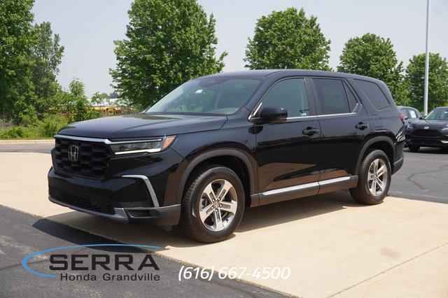 new 2025 Honda Pilot car, priced at $45,595