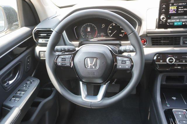 new 2025 Honda Pilot car, priced at $45,595