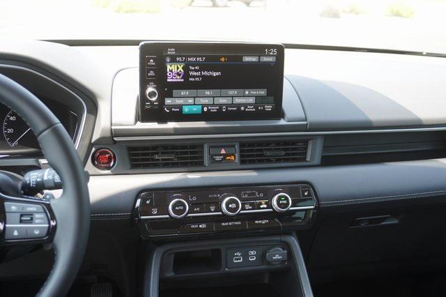 new 2025 Honda Pilot car, priced at $45,595