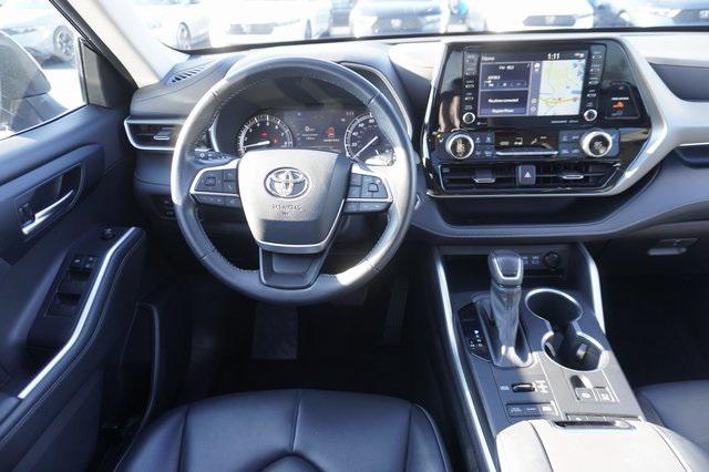 used 2022 Toyota Highlander car, priced at $33,700