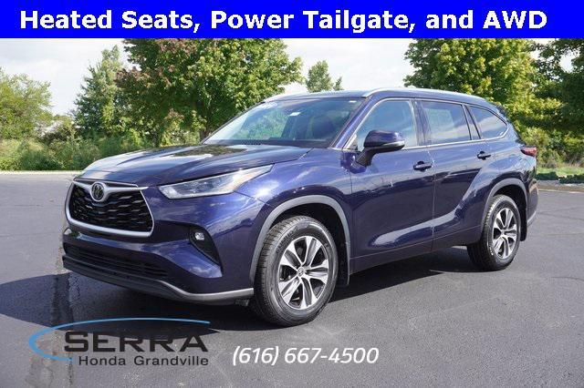 used 2021 Toyota Highlander car, priced at $31,300