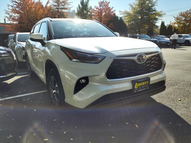 used 2021 Toyota Highlander car, priced at $32,495