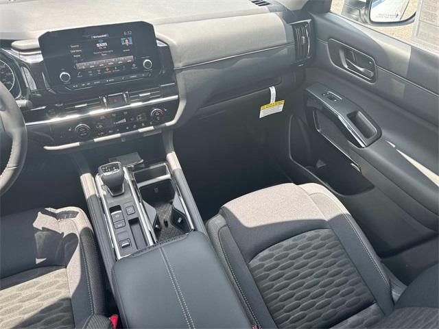 new 2025 Nissan Pathfinder car
