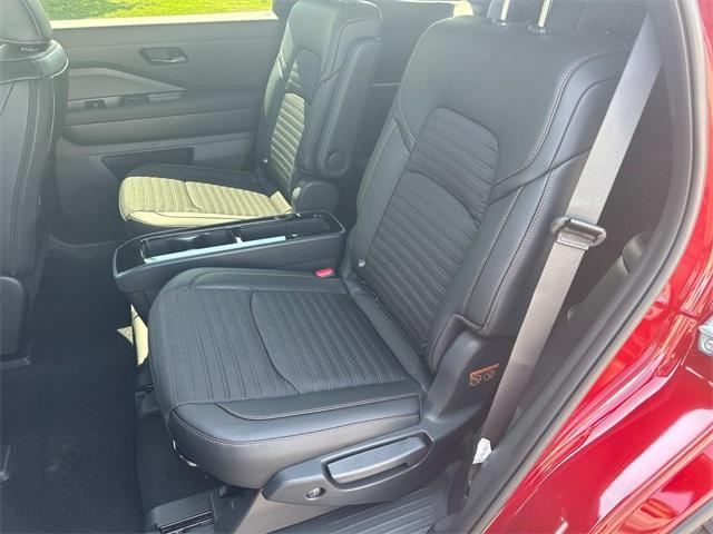 new 2025 Nissan Pathfinder car, priced at $44,346