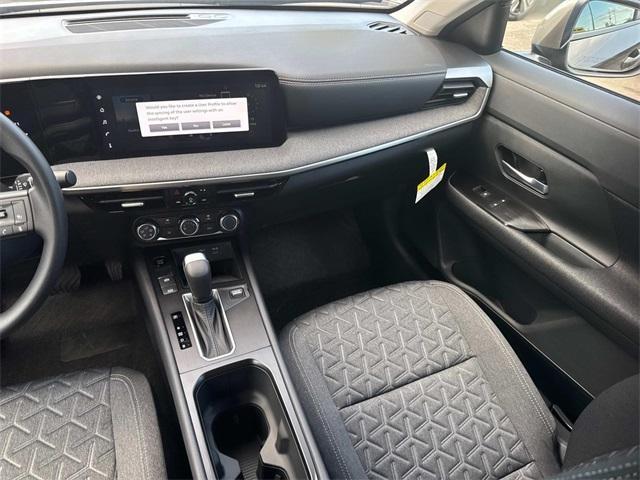 new 2025 Nissan Kicks car, priced at $23,654