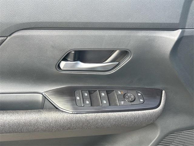 new 2025 Nissan Kicks car, priced at $23,654