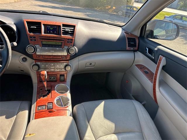 used 2008 Toyota Highlander car, priced at $9,988