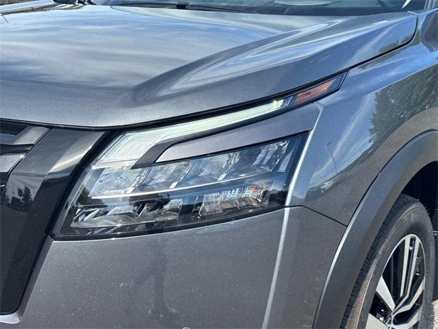 new 2025 Nissan Pathfinder car, priced at $44,210