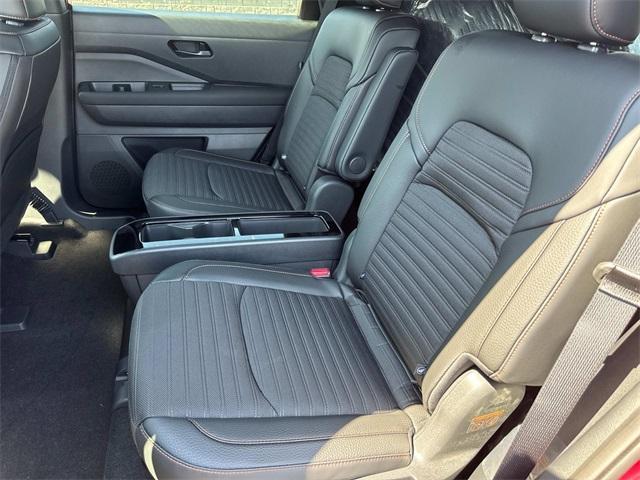 new 2025 Nissan Pathfinder car, priced at $44,346