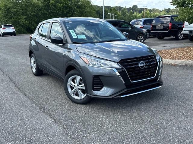 new 2025 Nissan Kicks Play car, priced at $21,627