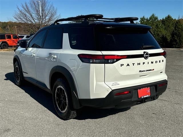 new 2024 Nissan Pathfinder car