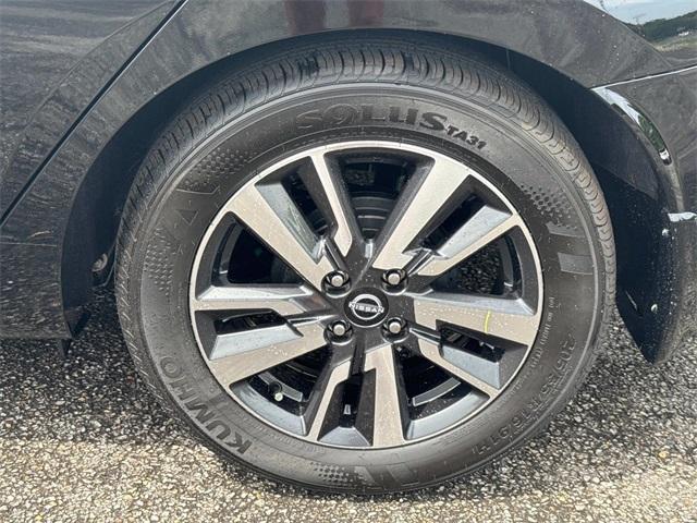 new 2025 Nissan Versa car, priced at $21,437