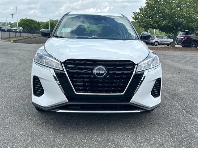 new 2025 Nissan Kicks Play car, priced at $23,135