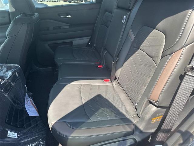 new 2025 Nissan Pathfinder car, priced at $50,380