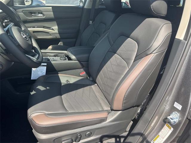 new 2025 Nissan Pathfinder car, priced at $50,380