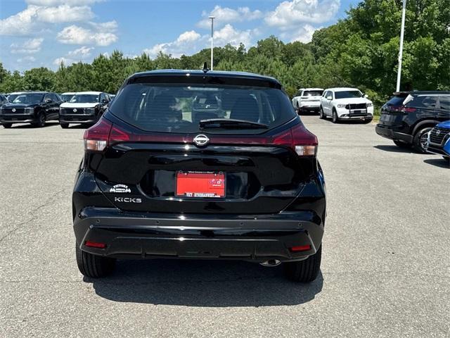 new 2025 Nissan Kicks Play car, priced at $22,715