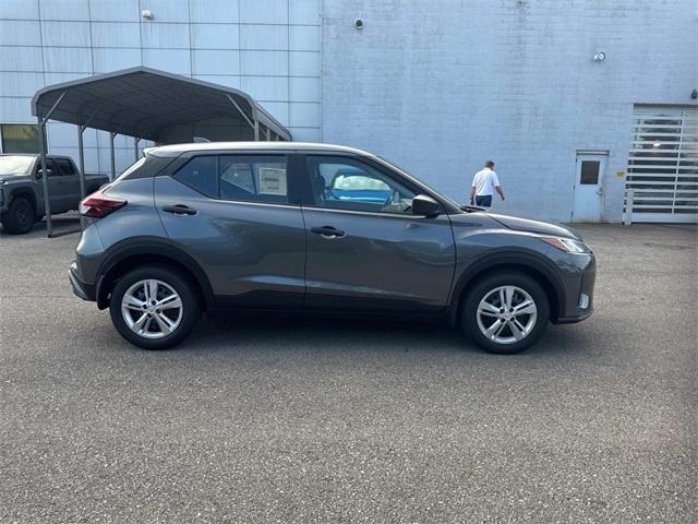 new 2025 Nissan Kicks Play car, priced at $23,213