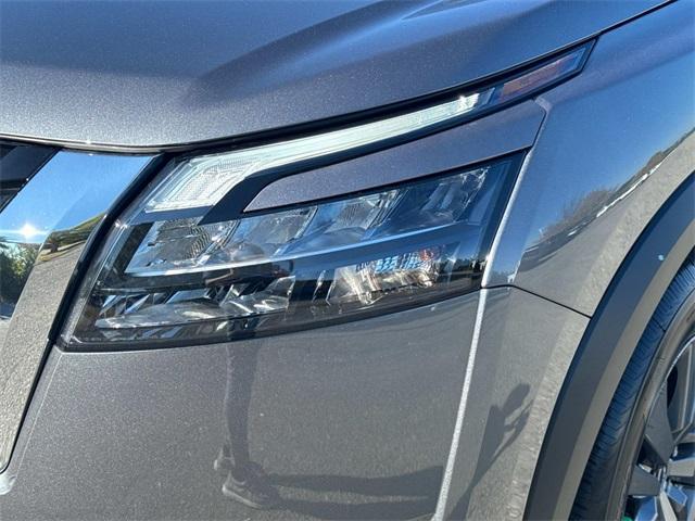 new 2025 Nissan Pathfinder car, priced at $33,190