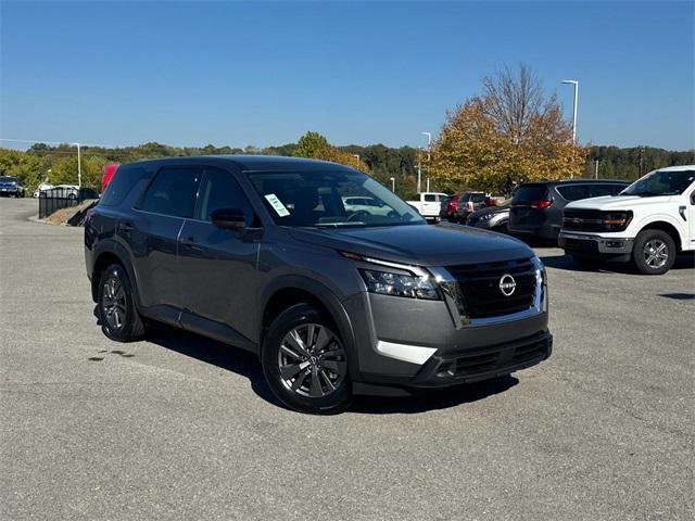 new 2025 Nissan Pathfinder car, priced at $33,190