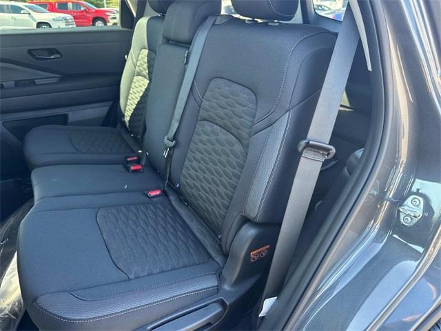 new 2025 Nissan Pathfinder car, priced at $33,190