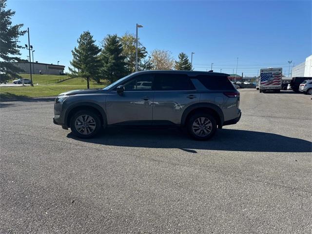 new 2025 Nissan Pathfinder car, priced at $33,190