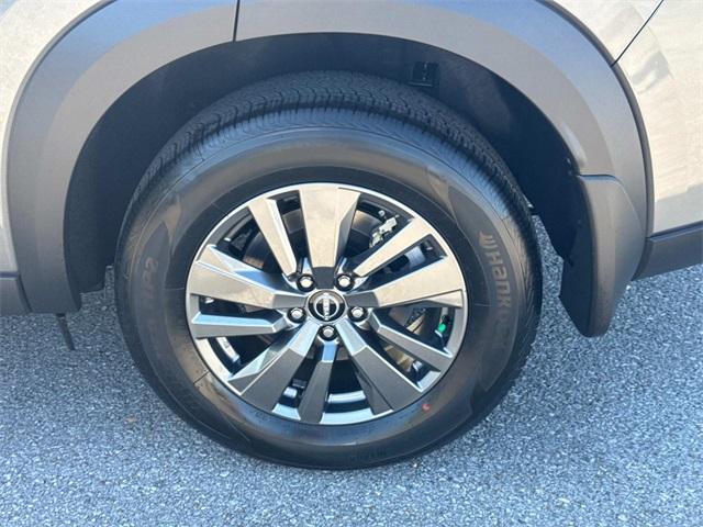 new 2025 Nissan Pathfinder car, priced at $33,190